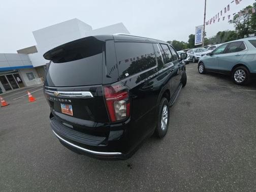 2024 Chevrolet Suburban LS