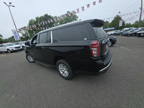 2024 Chevrolet Suburban LS