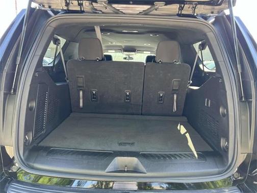 2024 Chevrolet Suburban LS