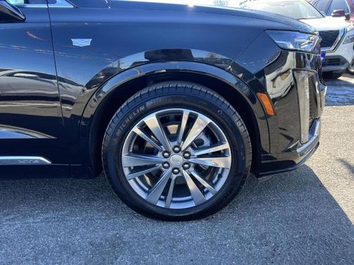 2025 Cadillac XT6 Premium Luxury FWD