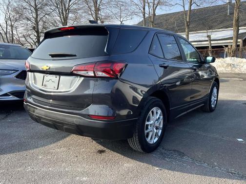 2022 Chevrolet Equinox LS
