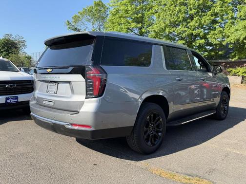 Sterling Gray Metallic 2025 Chevrolet Suburban LS