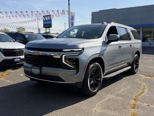 Sterling Gray Metallic 2025 Chevrolet Suburban LS