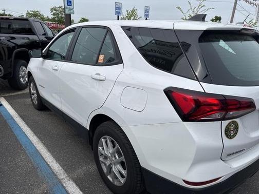 2023 Chevrolet Equinox LS