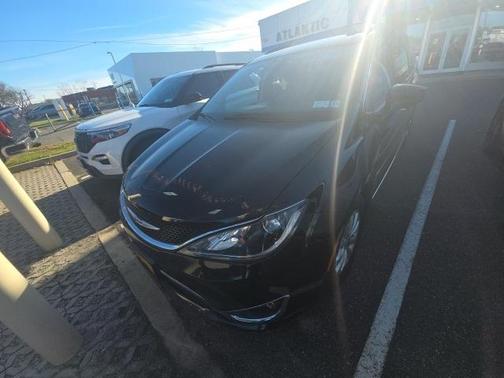 2019 Chrysler Pacifica Touring-L