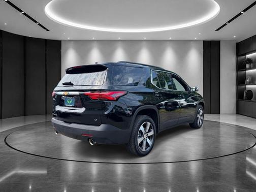Black Metallic 2023 Chevrolet Traverse LT Leather