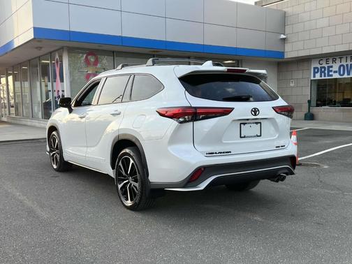 2022 Toyota Highlander XSE