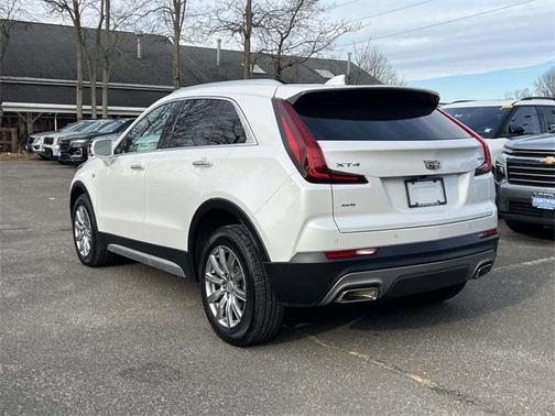 2021 Cadillac XT4 Premium Luxury