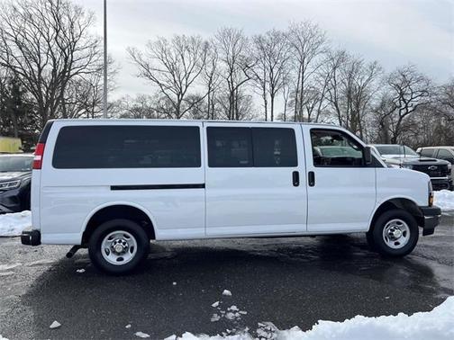 2024 Chevrolet Express 3500 LT