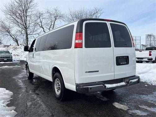 2024 Chevrolet Express 3500 LT