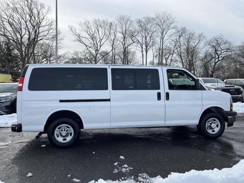 2024 Chevrolet Express 3500 LT