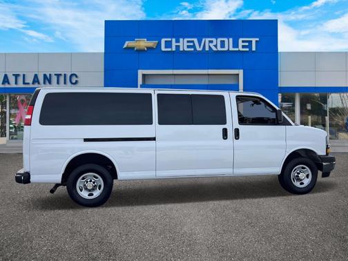 2024 Chevrolet Express 3500 LT
