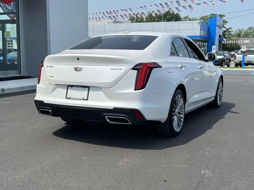 2022 Cadillac CT4 Premium Luxury