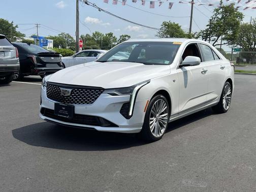 2022 Cadillac CT4 Premium Luxury