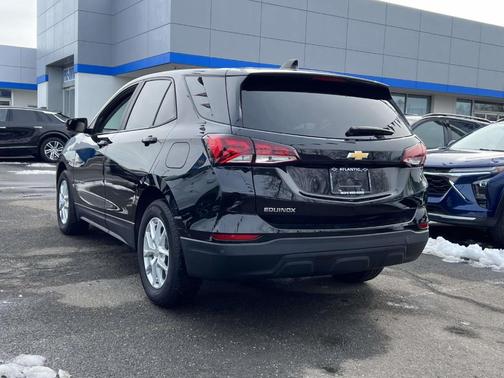 2023 Chevrolet Equinox LS
