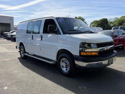 Summit White 2024 Chevrolet Express 2500 Work Van