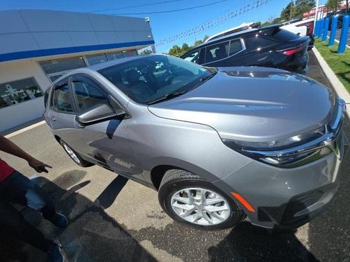 2023 Chevrolet Equinox LS