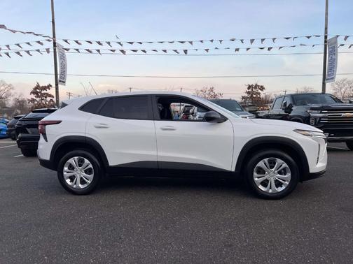 2024 Chevrolet Trax LS