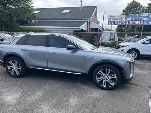 2024 Cadillac LYRIQ Tech