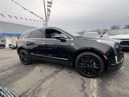 2022 Cadillac XT5 Premium Luxury