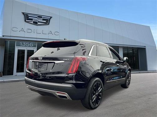 2022 Cadillac XT5 Premium Luxury