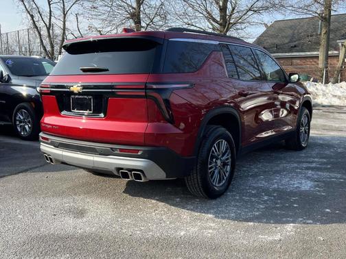 2025 Chevrolet Traverse LT