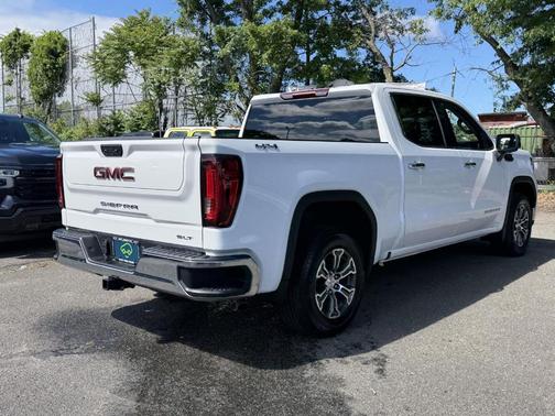 Summit White 2025 GMC Sierra 1500 SLT