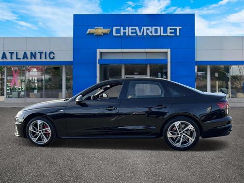 2024 Audi A4 45 S line quattro Premium