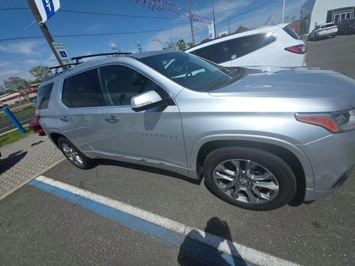 Silver Ice Metallic 2018 Chevrolet Traverse Premier