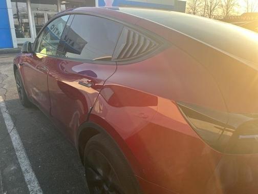 2024 Tesla Model Y Long Range