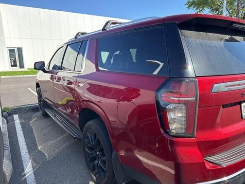 2022 Chevrolet Suburban LT