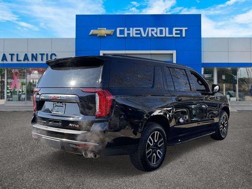 2022 GMC Yukon XL AT4