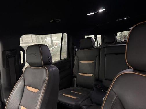 2022 GMC Yukon XL AT4