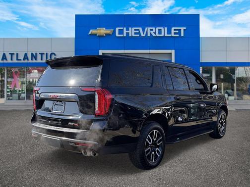 2022 GMC Yukon XL AT4