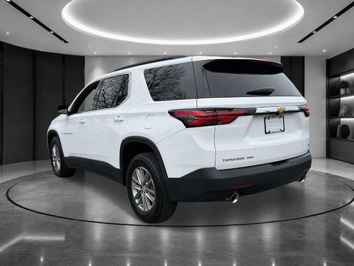 Summit White 2023 Chevrolet Traverse LT Cloth