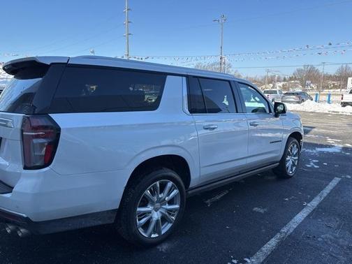2023 Chevrolet Suburban High Country