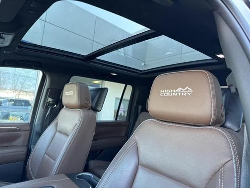 2023 Chevrolet Suburban High Country