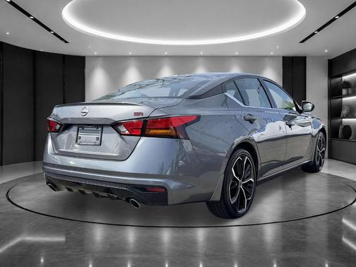 Gun Metallic 2024 Nissan Altima 2.5 SR