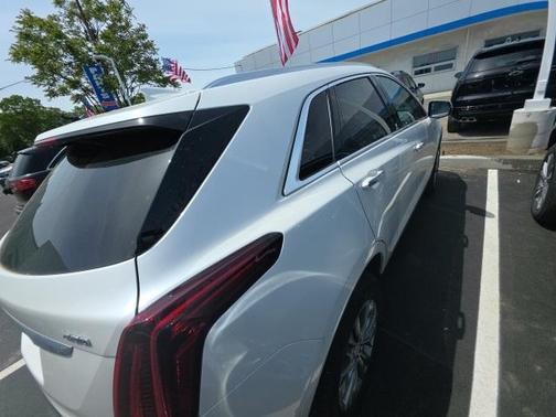 2022 Cadillac XT5 Premium Luxury