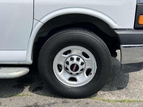 2023 GMC Savana 2500 Work Van