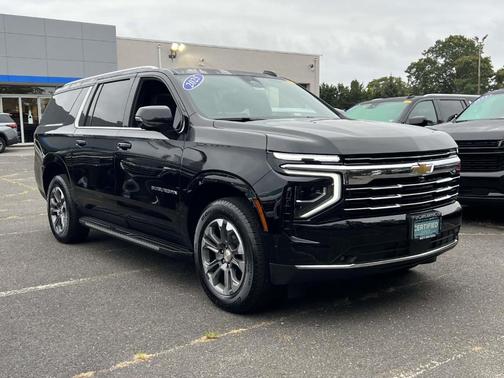 2025 Chevrolet Suburban LT