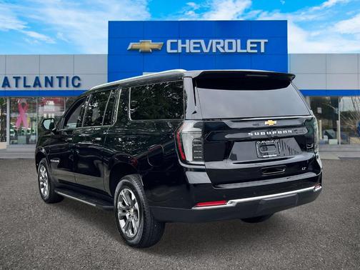 2025 Chevrolet Suburban LT