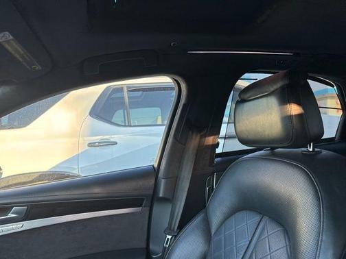 Daytona Gray Pearl 2014 Audi S8 4.0T quattro