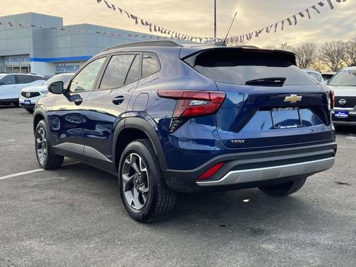 2024 Chevrolet Trax LT
