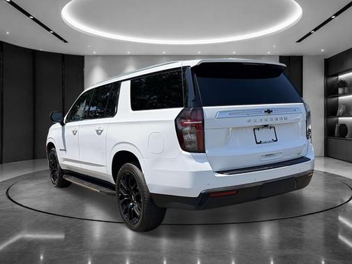 Summit White 2023 Chevrolet Suburban LT