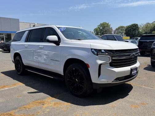 Summit White 2023 Chevrolet Suburban LT