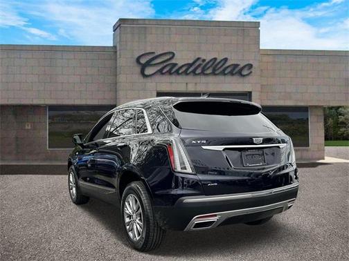 2022 Cadillac XT5 Premium Luxury