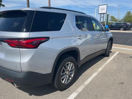 2022 Chevrolet Traverse LT Cloth