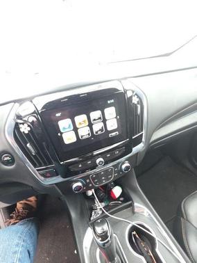 Pepperdust Metallic 2018 Chevrolet Traverse LT Leather