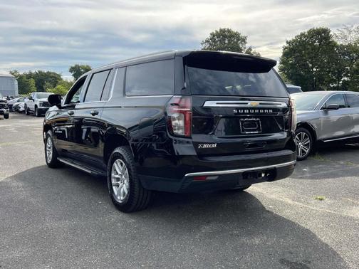 2023 Chevrolet Suburban LS